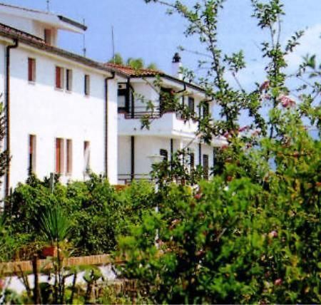 Residence Oasi Briatico Esterno foto