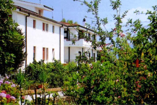 Residence Oasi Briatico Esterno foto